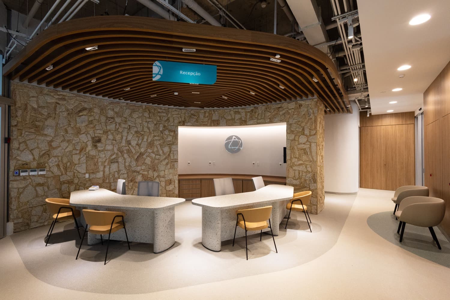 Imagem apresenta recepção da unidade Espaço Einstein - Saúde Mental - Pinheiros