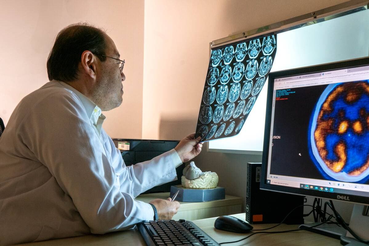 Pacientes se valem do NEMO tanto para prevenir como para tratar doenças que afetam a memória. (Crédito: Egberto Nogueira/imãfotogaleria)