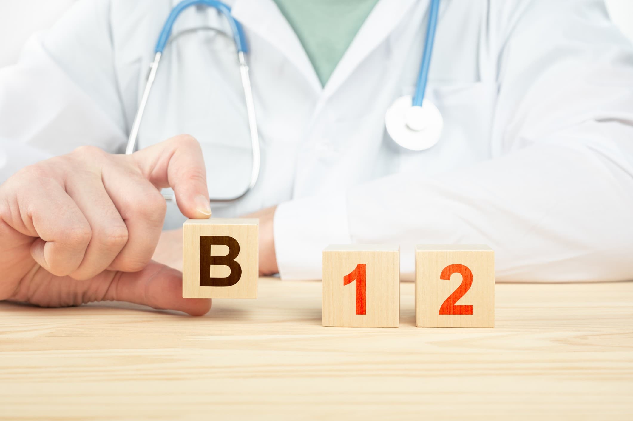 Vitamina B12 baixa: confira os sintomas, causas e tratamento