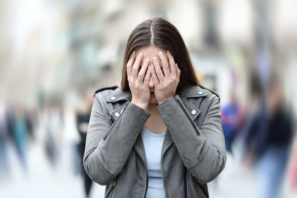 Front,View,Of,A,Woman,Suffering,Social,Anxiety,Attack,On