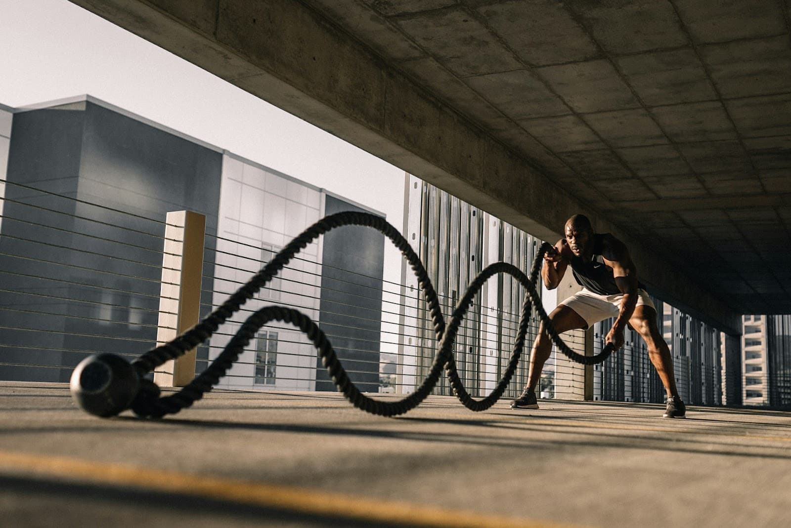 Superando limites: o caminho para o sucesso pode levar ao overtraining. Escute seu corpo e encontre o equilíbrio entre esforço e recuperação.